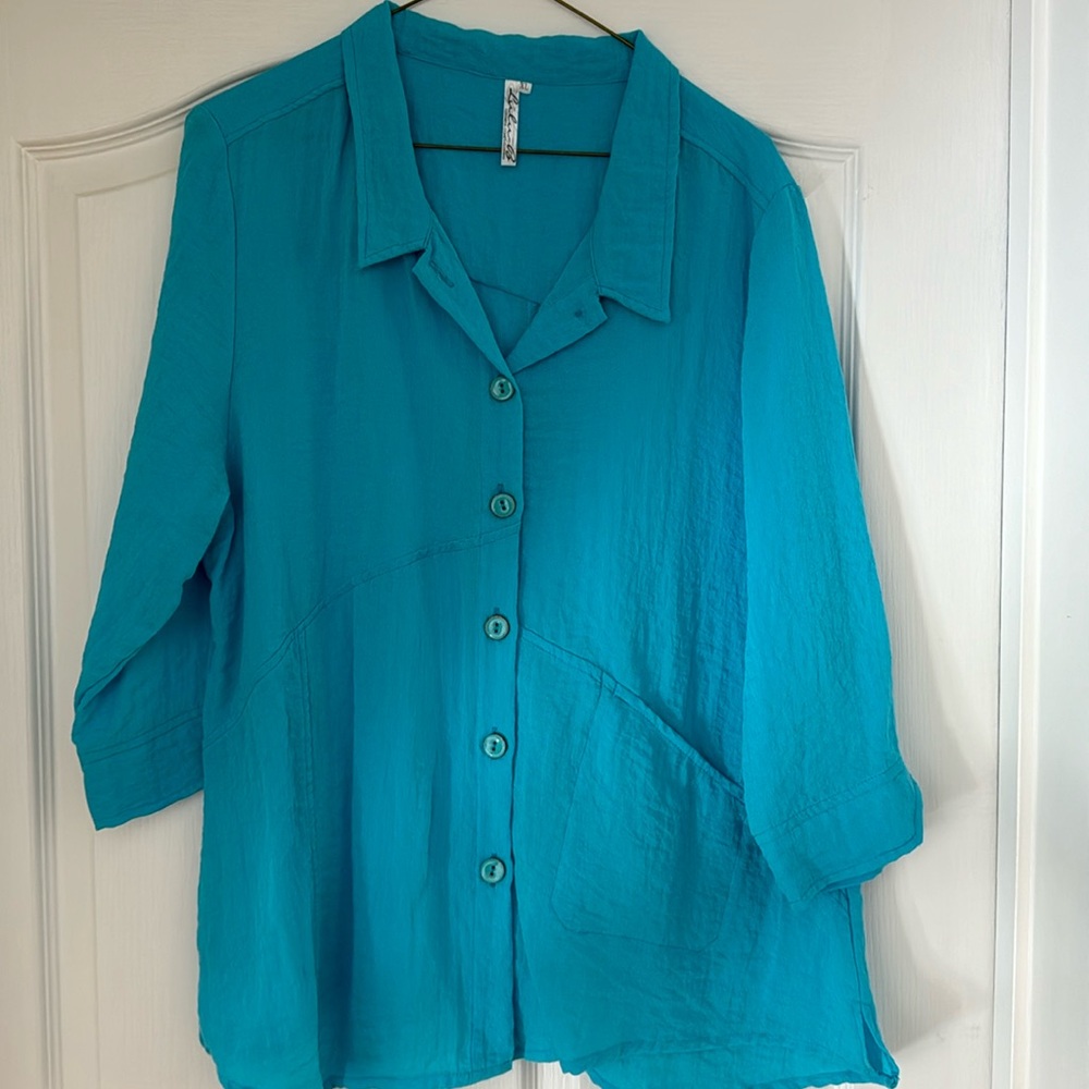 Lulu B angle cut tunic blouse